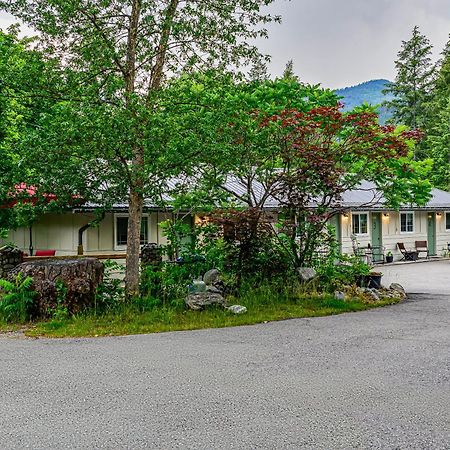 Barefoot Villas And Retreat Christina Lake Exterior photo