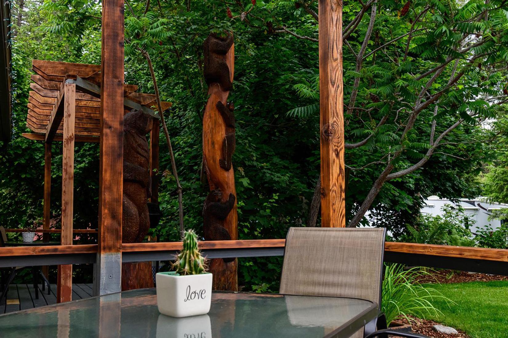 Barefoot Villas And Retreat Christina Lake Exterior photo